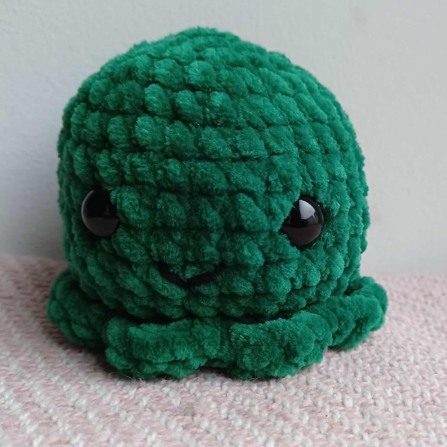 Dark green octopus