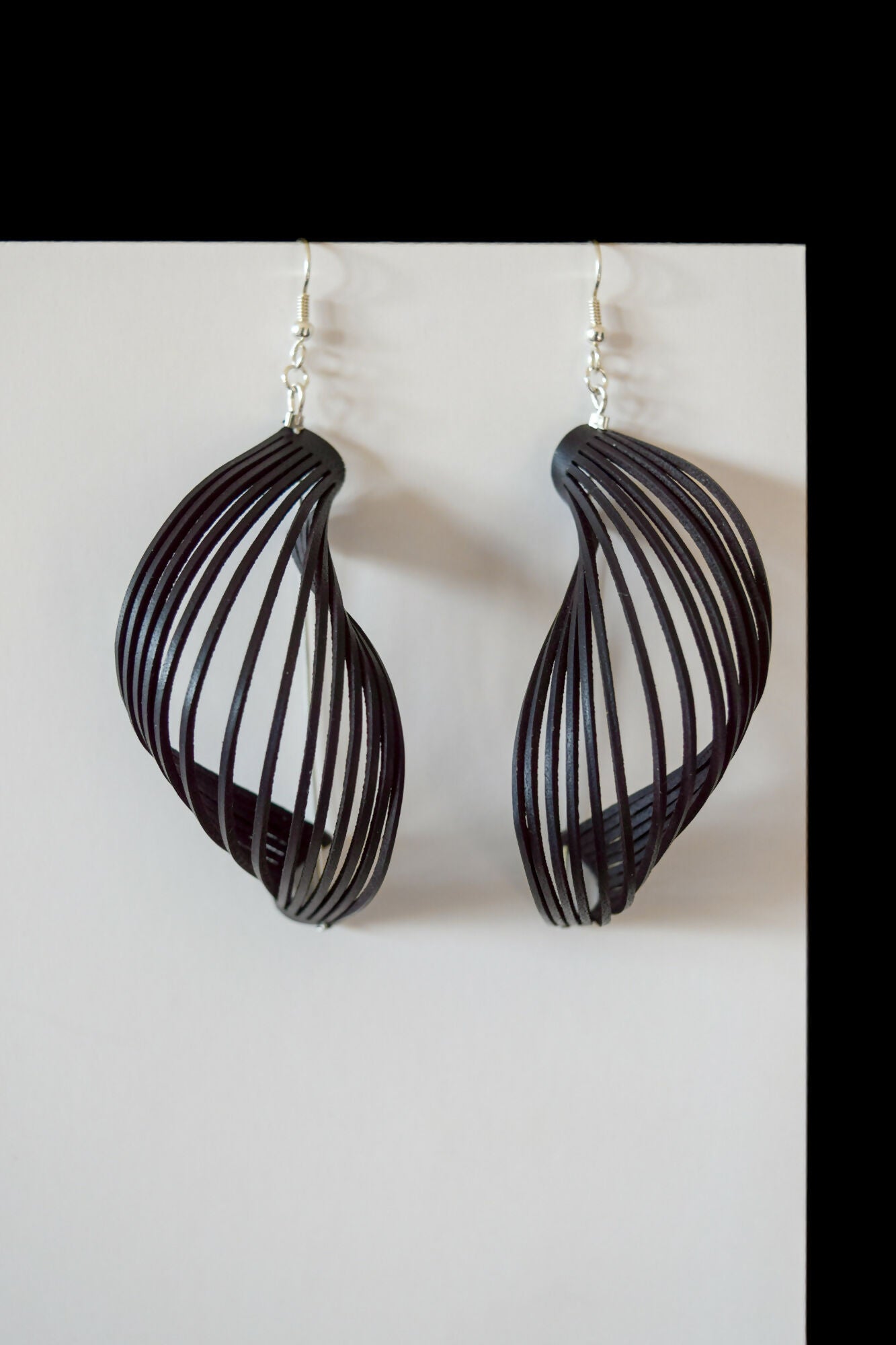 leather_earrings_1